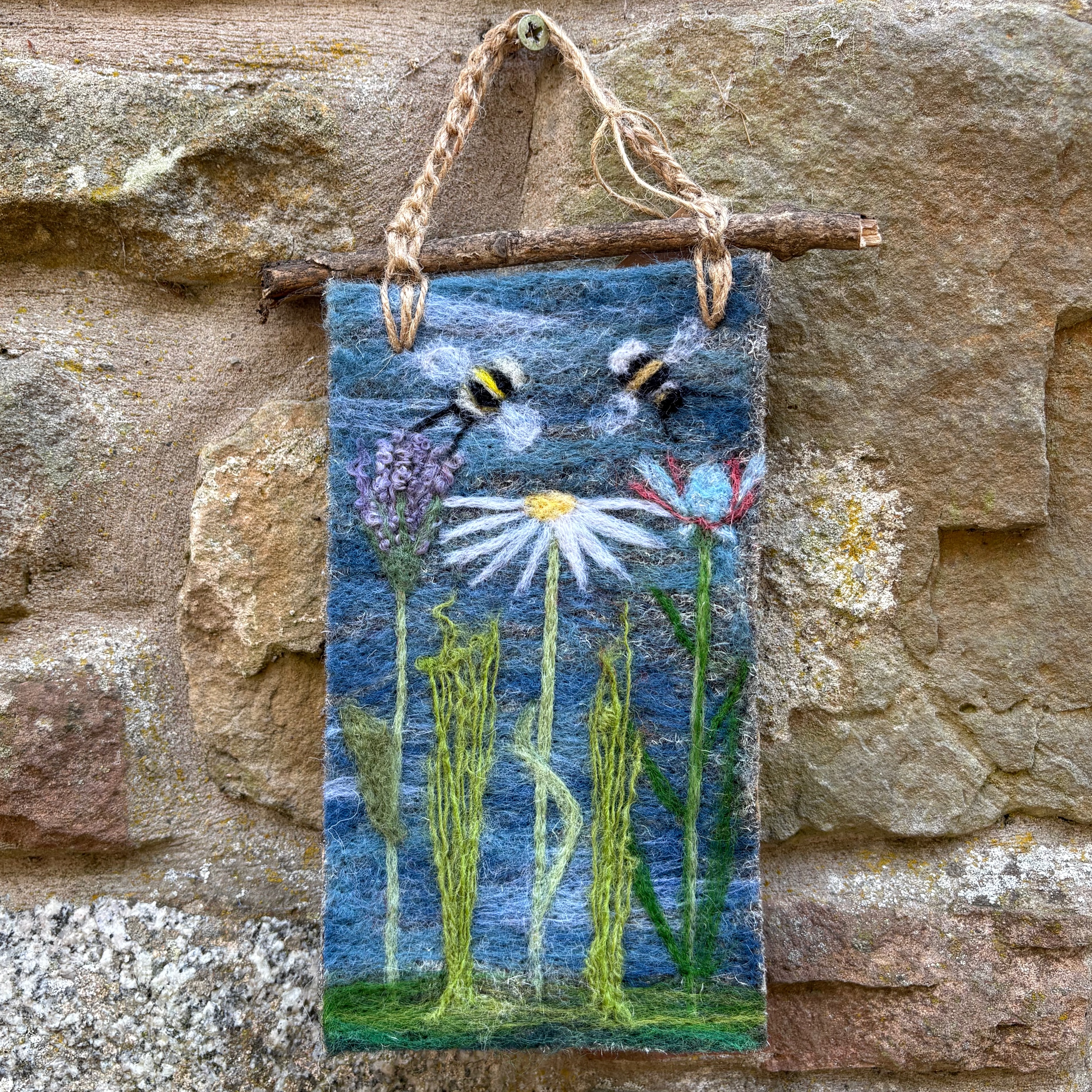 Needlefelted Picture - Busy Bee