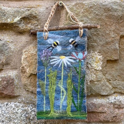 Needlefelted Picture - Busy Bee