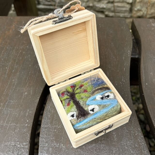 Handfelted Pincushion, in Wooden Box